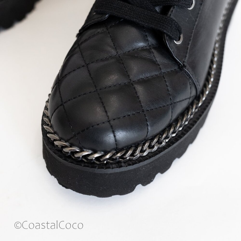 Vince Camuto Merindil Leather Combat Boots 8.5 Black Quilted Metal Chain Chunky - Picture 13 of 13